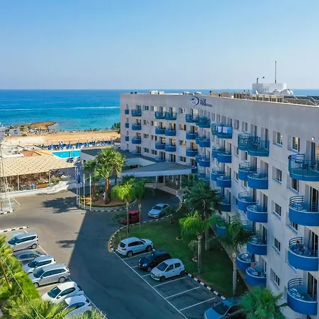 Tetyk Hotel Pernera