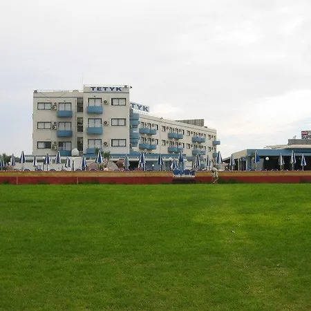 Hotel Tetyk Pernera